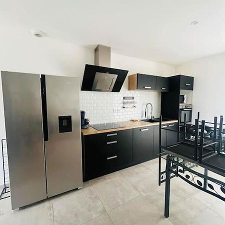 Jolie Maison De Village 2 Chambres Ouveillan エクステリア 写真
